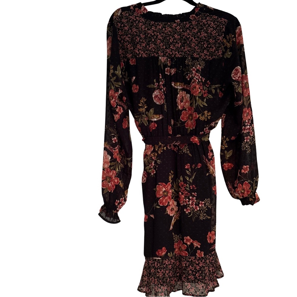 Chic Long Sleeve Floral Dress in Black - Picture 4 of 4